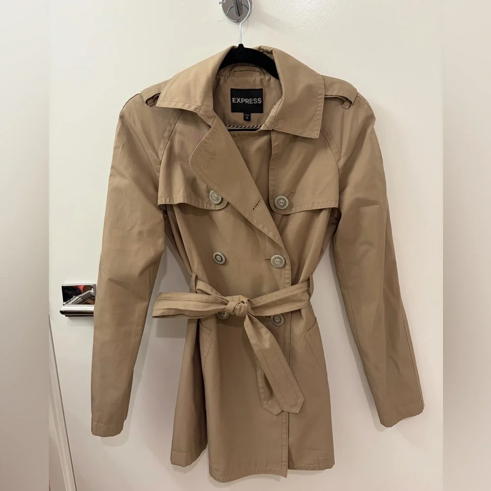 Express Women's Classic Beige Trench Coat - Picture 1 of 2